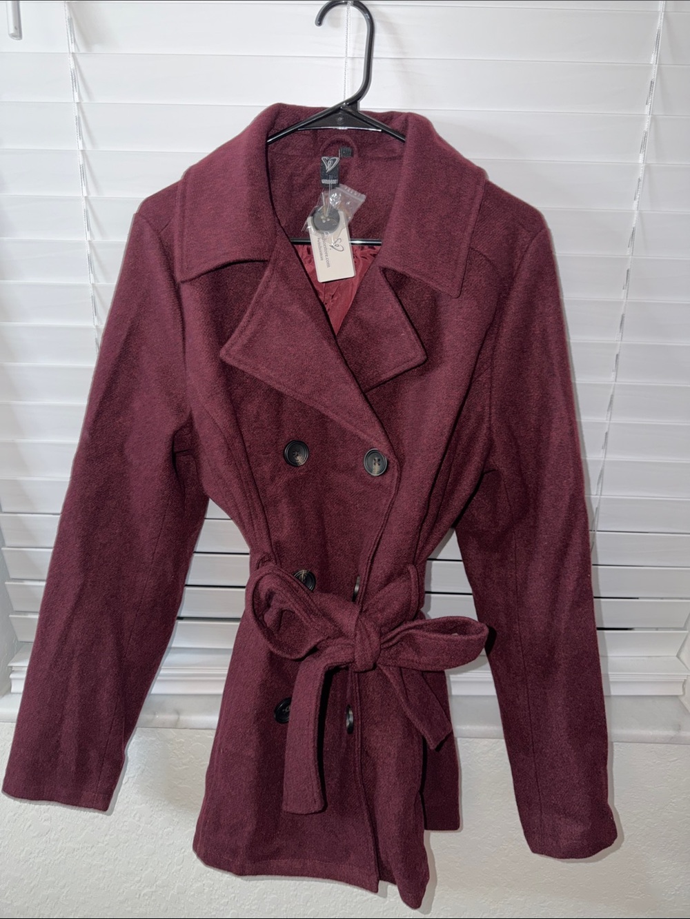 Windsor Women's Double-Breasted Belted Trench Coat in Wine